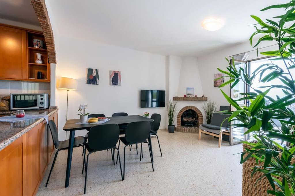 Oasis 16 Apartment Nerja Exterior photo
